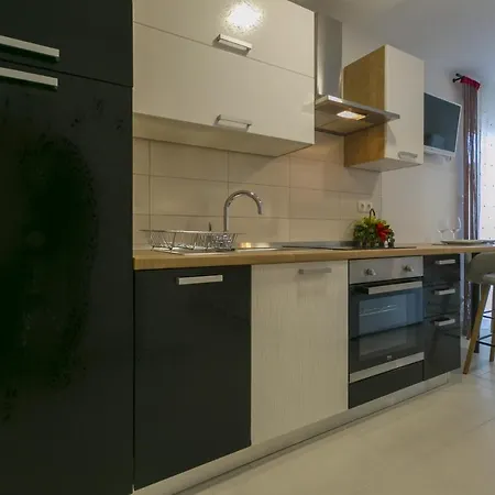 Apartment Domino *